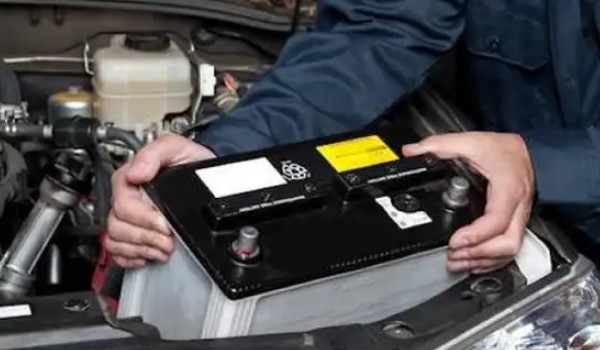 Low voltage storage battery for fuel car